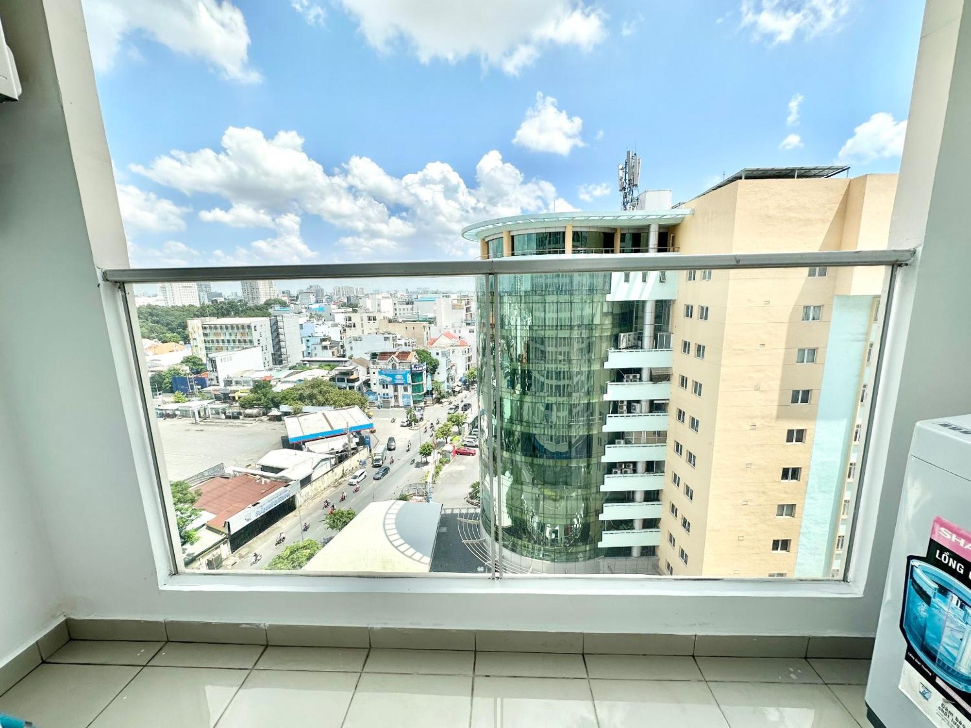 Teddy Apartment At Sky Center Luxury Ho Chi Minh City Bagian luar foto
